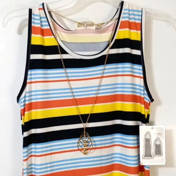 Ladies dresses - Picture 2 of 5